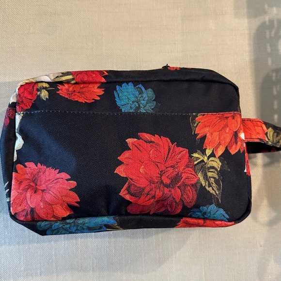 HERSCHEL SUPPLY CO. CHAPTER TRAVEL KIT COSMETIC TOILETRY BAG - Picture 2 of 5